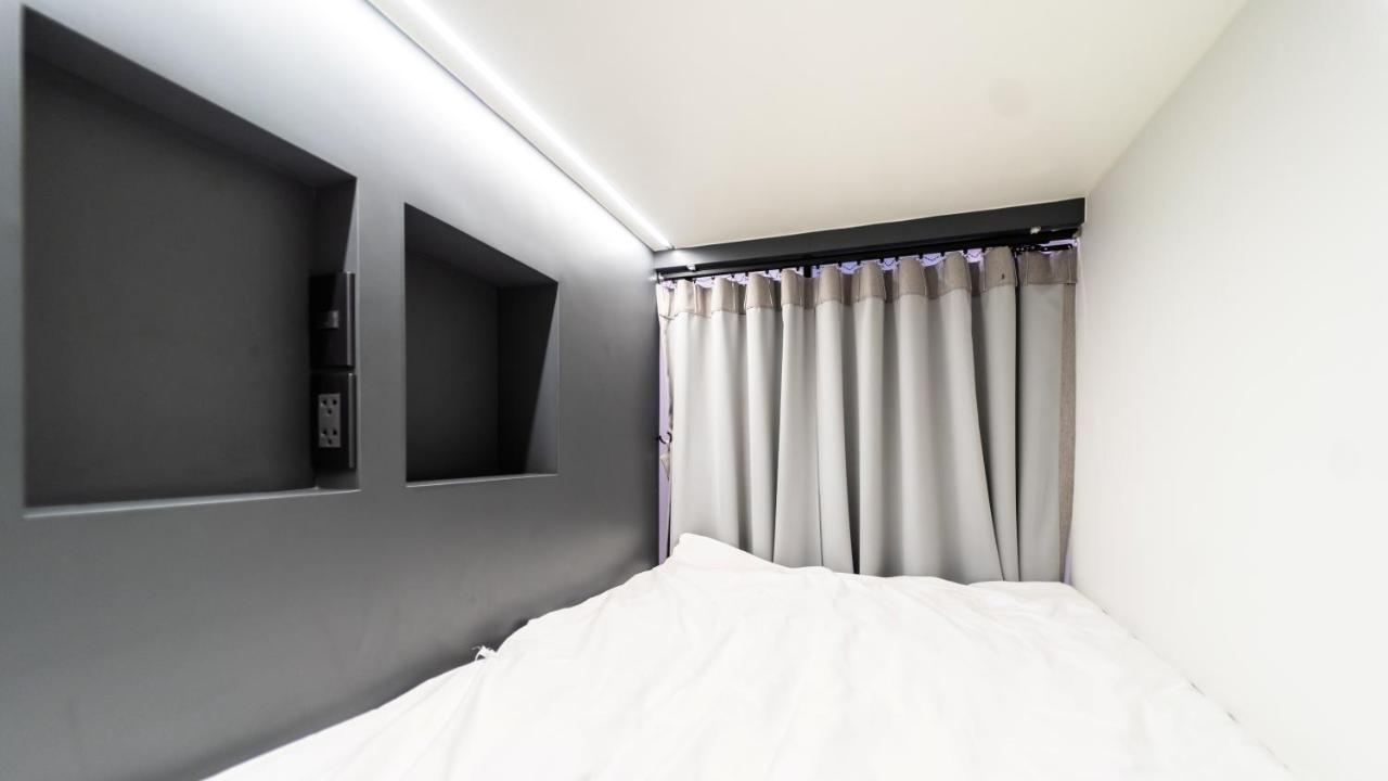 Pier 808 Hostel Bangkok Buitenkant foto